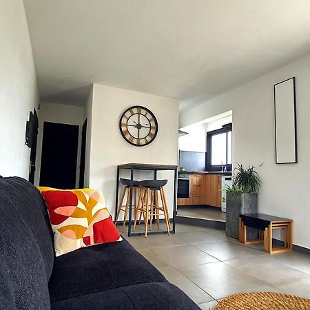 Rooftop - L'Appartement En Haut Saint-Denis Bagian luar foto