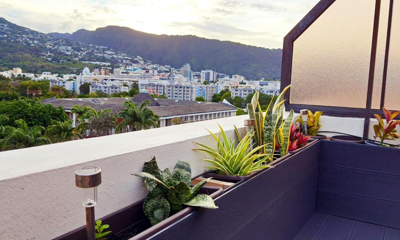 Rooftop - L'Appartement En Haut Saint-Denis Bagian luar foto