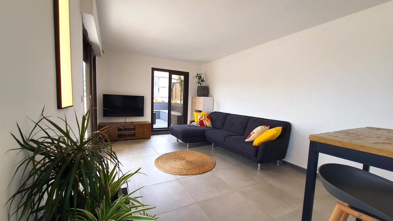 Rooftop - L'Appartement En Haut Saint-Denis Bagian luar foto