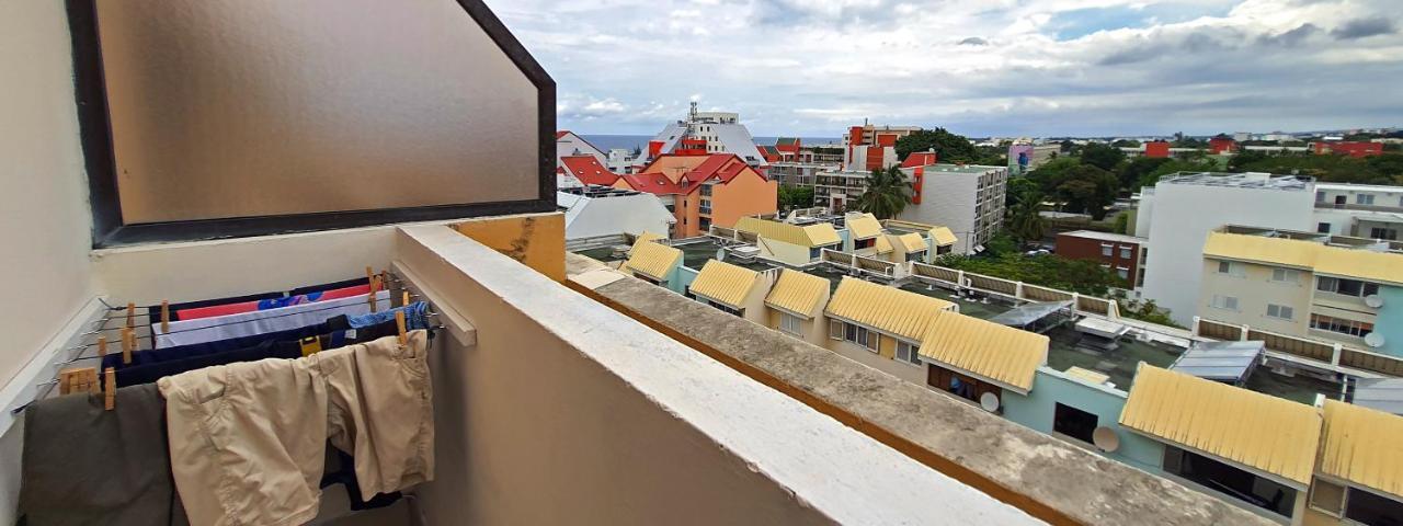 Rooftop - L'Appartement En Haut Saint-Denis Bagian luar foto