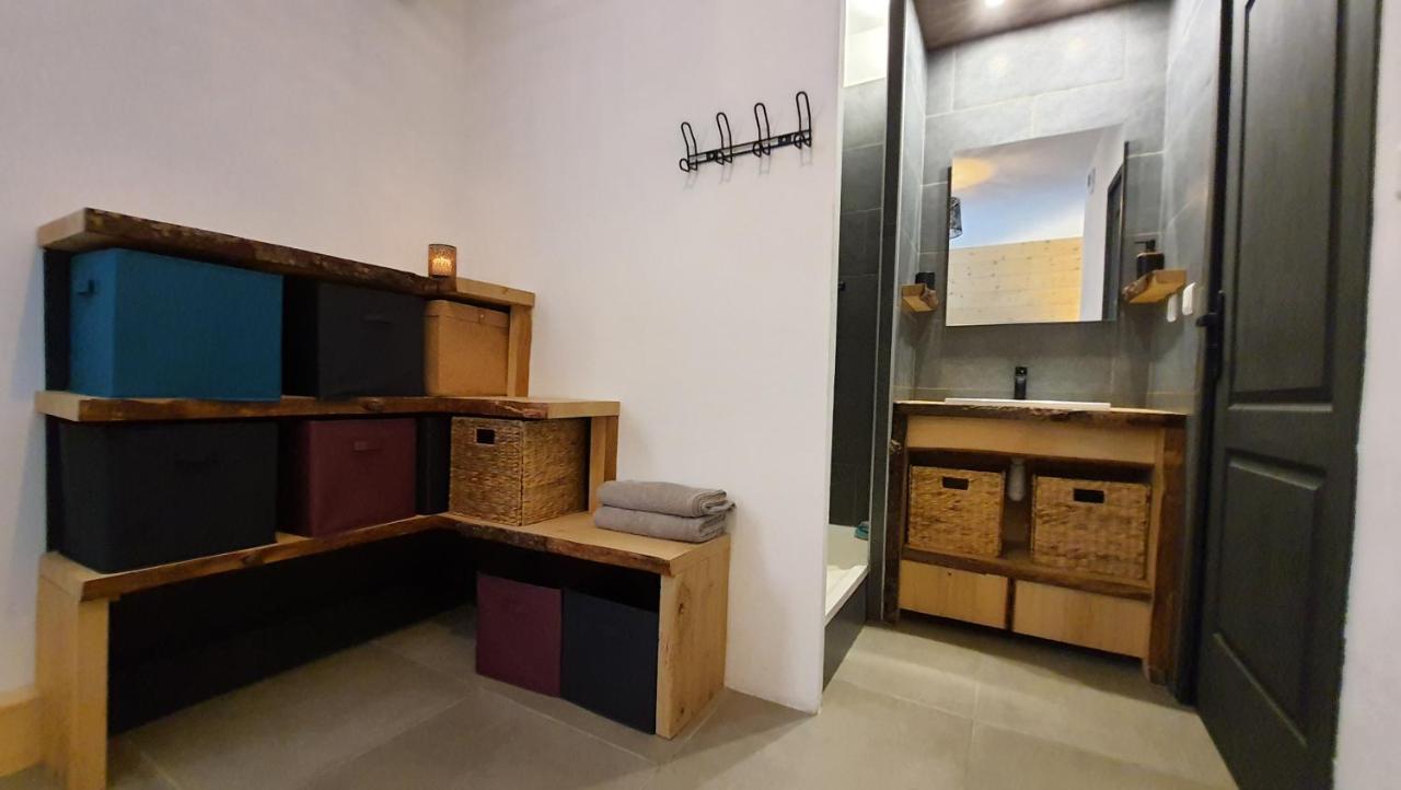 Rooftop - L'Appartement En Haut Saint-Denis Bagian luar foto